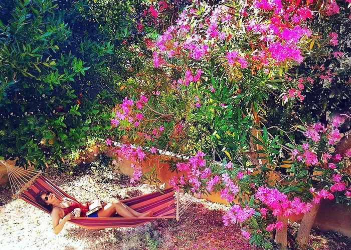 شقة Family With Shared Garden, 4min To فوديس